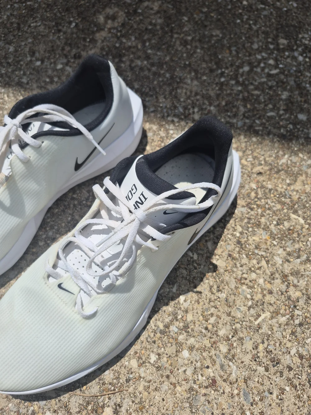 Nike Men’s White and Black Low-Top Sneakers